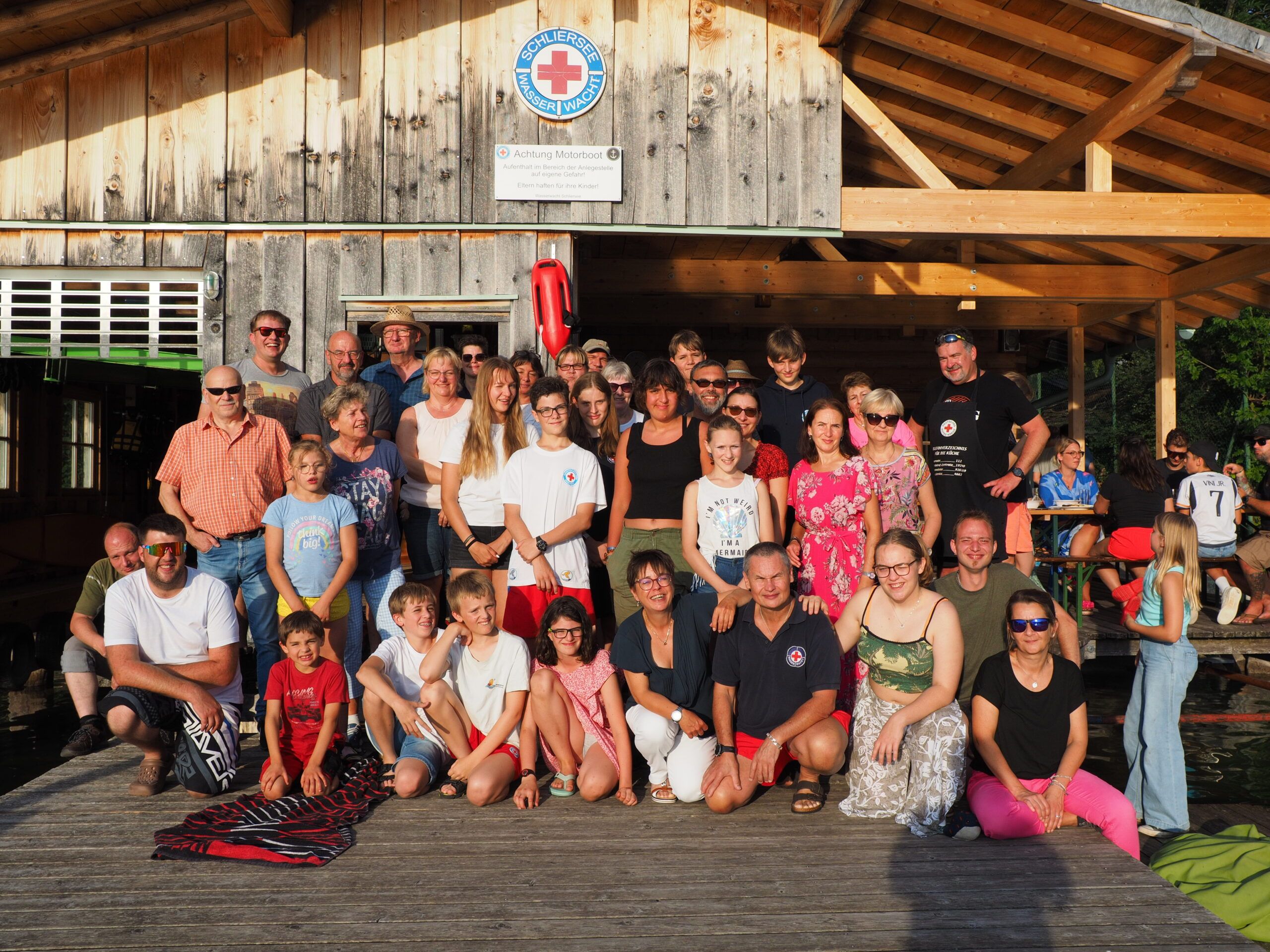 Gruppenfoto auf dem Steg